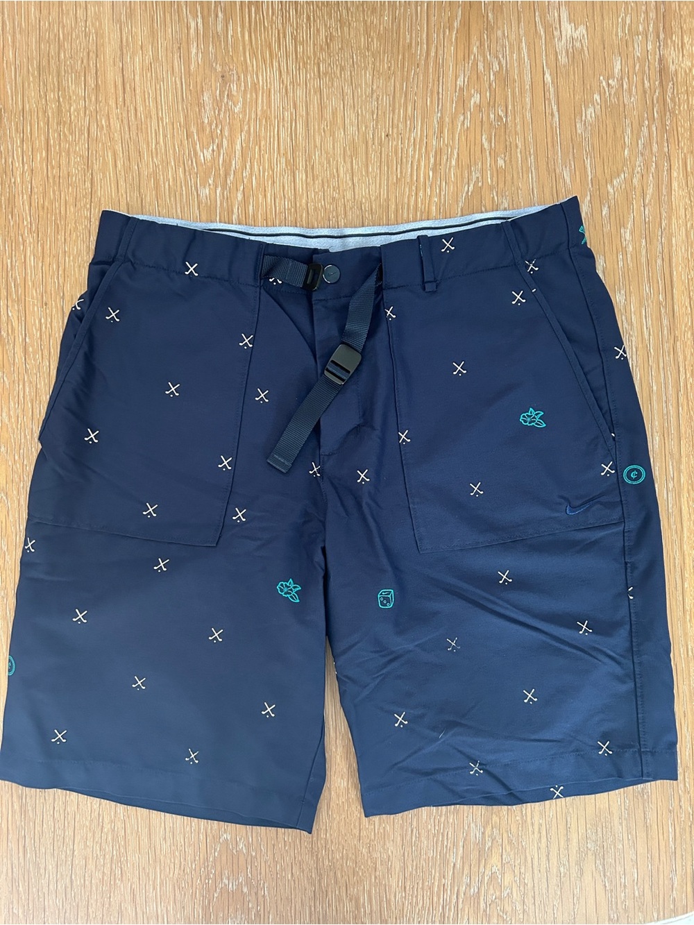 Nike Men’s Navy Athletic Golf Shorts with Teal and White Accents size L